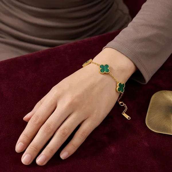 Green_Clover_Charm_Bracelet