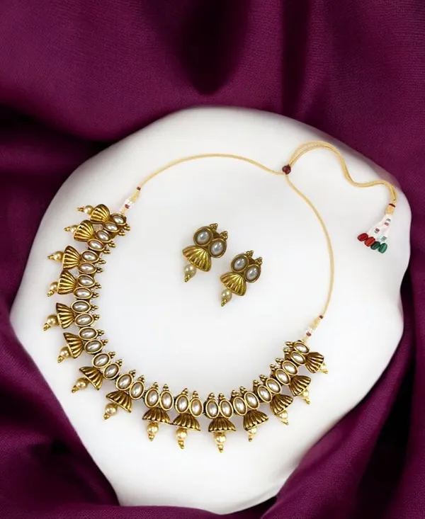 Gold_Brass_Pearl_Stone_Temple_Choker_Necklace_Set_For_Women