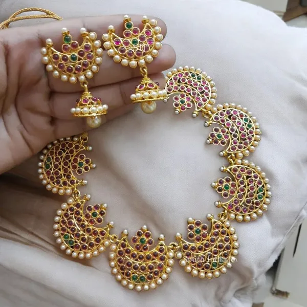 Gold_Pink_Stone_Pearl_Studded_Choker_Necklace_Set_For_Women