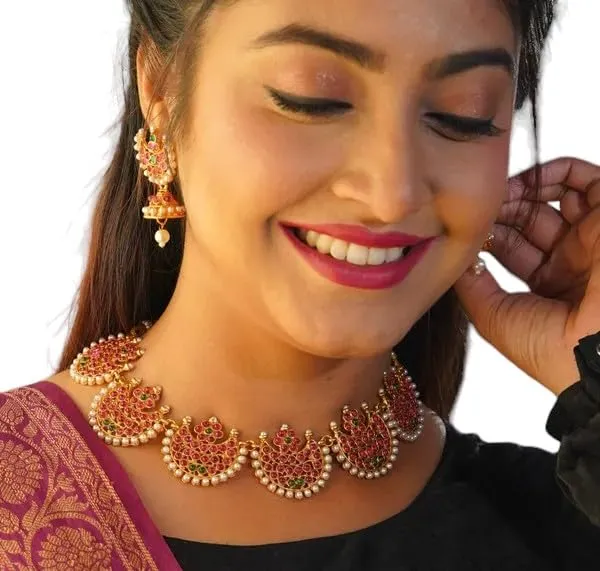 Gold_Pink_Stone_Pearl_Studded_Choker_Necklace_Set_For_Women