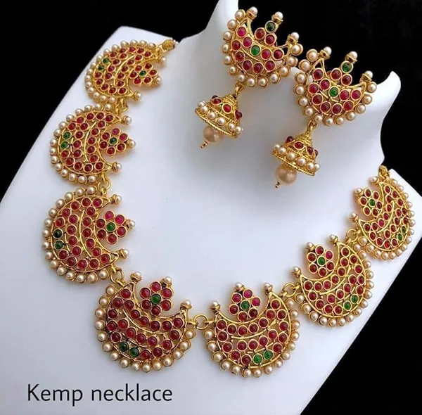 Gold_Pink_Stone_Pearl_Studded_Choker_Necklace_Set_For_Women