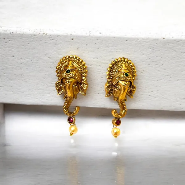 Gold_Brass_Red_Bead_Ganpati_Pendant_Layered_Necklace_Set_For_Women