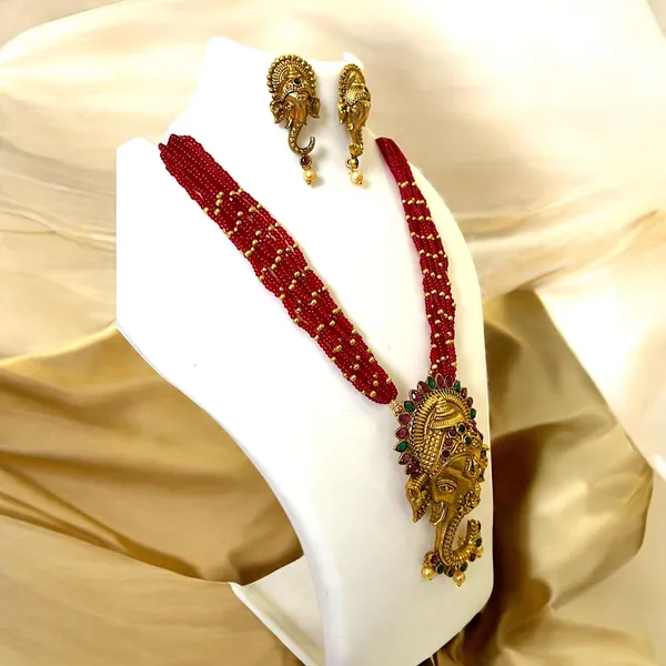 Gold_Brass_Red_Bead_Ganpati_Pendant_Layered_Necklace_Set_For_Women