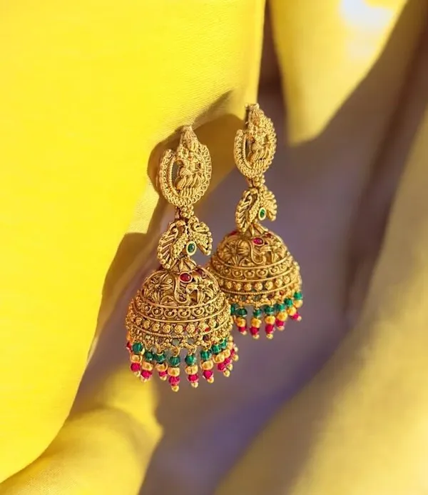Gold_Brass_Pearl_Laxmi_Design_Jhumka_Earrings_For_Women