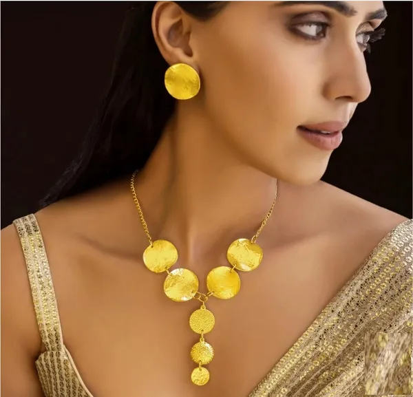 Gold_Stainless_Steel_Hammered_Disc_Necklace_Set_For_Women