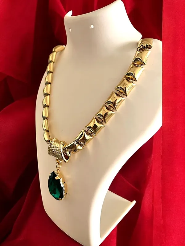 Gold_Green_Crystal_Pendant_Necklace__And__Earrings_Set_For_Women