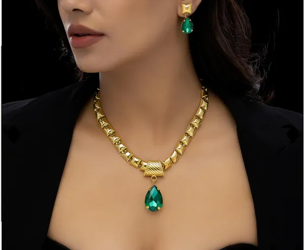 Gold_Green_Crystal_Pendant_Necklace__And__Earrings_Set_For_Women
