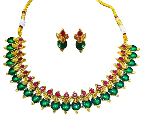 Gold_Brass_Temple_Peacock_Choker_Necklace_Set_For_Women