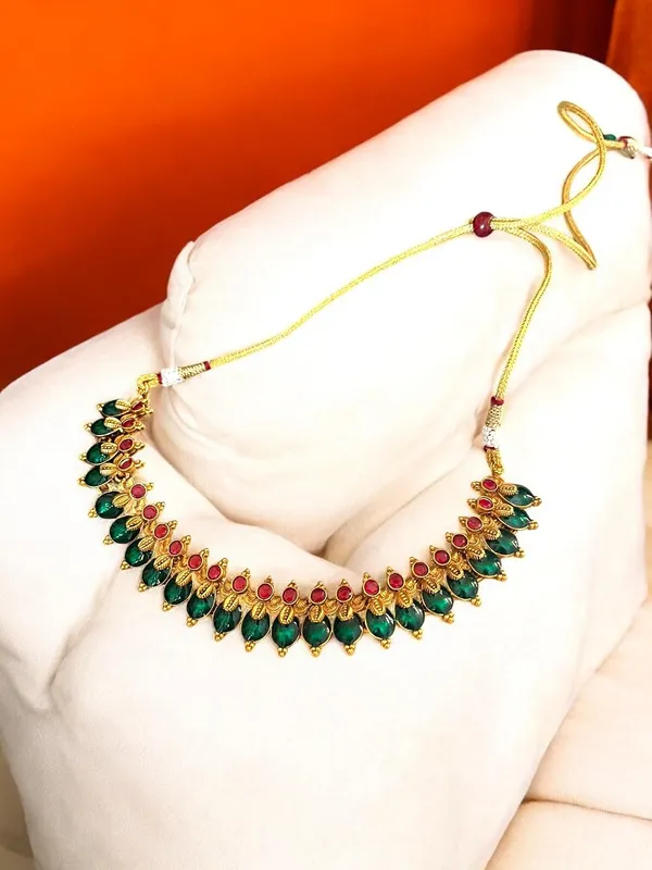 Gold_Brass_Temple_Peacock_Choker_Necklace_Set_For_Women