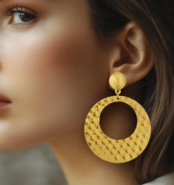 Gold_Alloy_Hammered_Chunky_Chain_Necklace_And_Earrings_Set_For_Women_Pack_Of_3