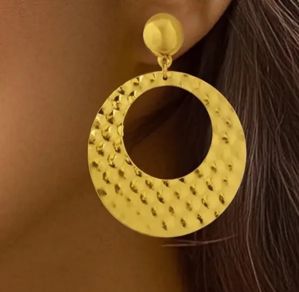 Gold_Alloy_Hammered_Chunky_Chain_Necklace_And_Earrings_Set_For_Women_Pack_Of_3