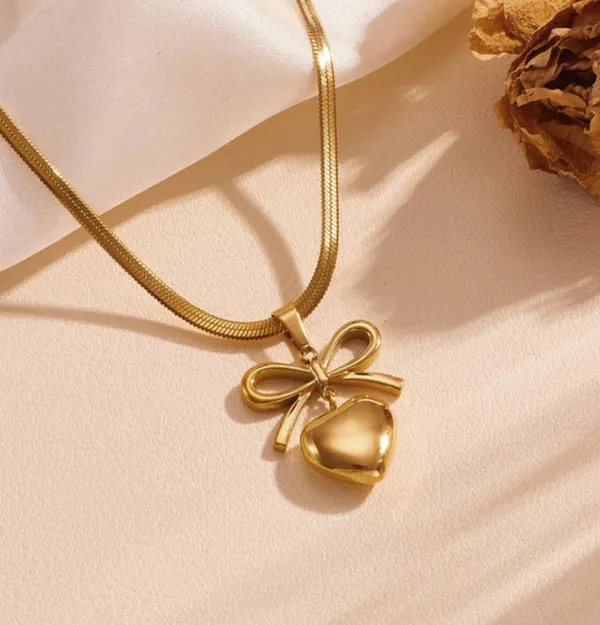 Gold_Stainless_Steel_AntiTarnish_Pendant_Necklace_For_Women