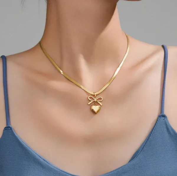 Gold_Stainless_Steel_AntiTarnish_Pendant_Necklace_For_Women