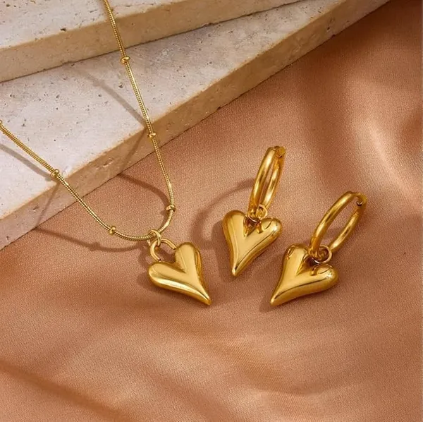 Gold_Stainless_Steel_Heart_Pendant_Necklace_Set_For_Women
