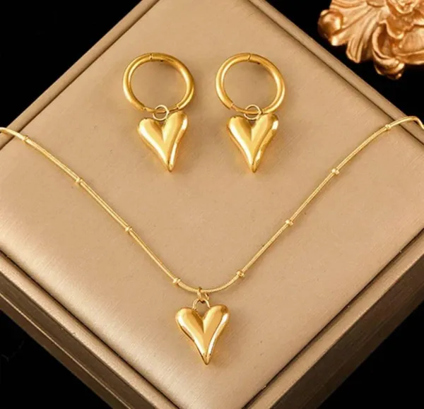 Gold_Stainless_Steel_Heart_Pendant_Necklace_Set_For_Women