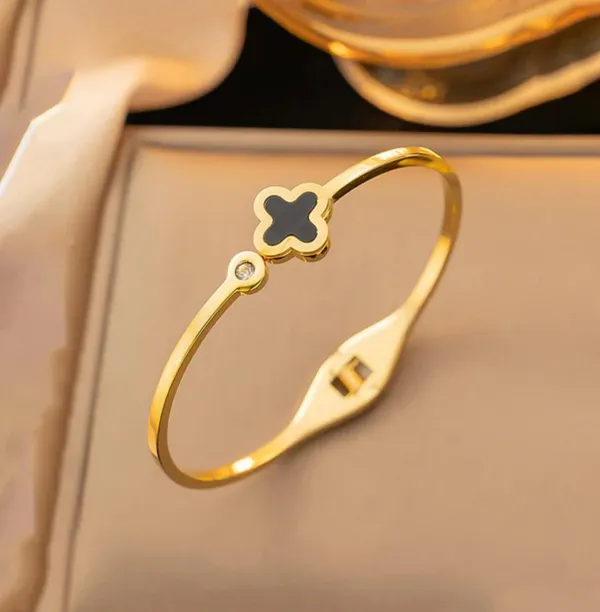Black_Gold_Stainless_Steel_Clover_Openable_Kada_Bracelet_For_Women