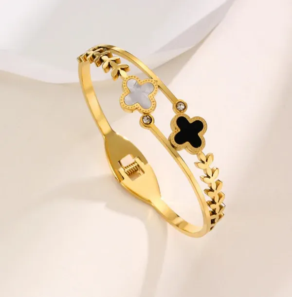 Gold_Stainless_Steel_Clover_Openable_Kada_Bracelet_For_Women
