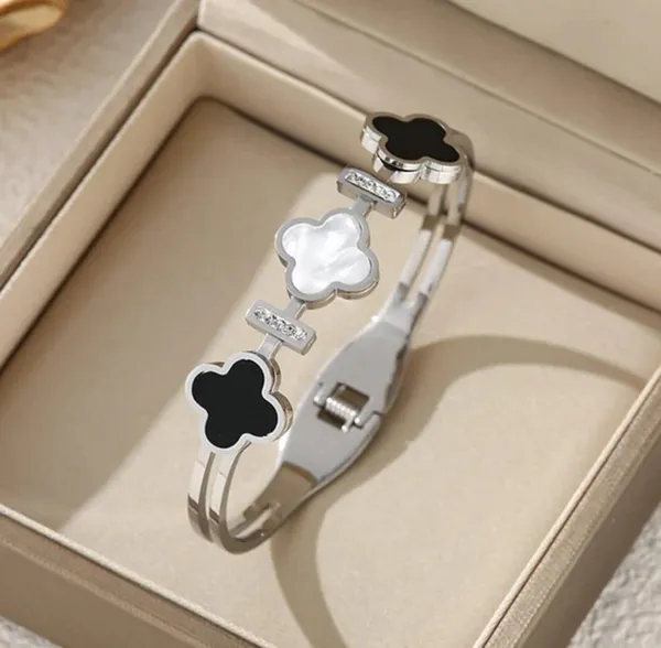 Gold_Stainless_Steel_Clover_Openable_Kada_Bracelet_For_Women
