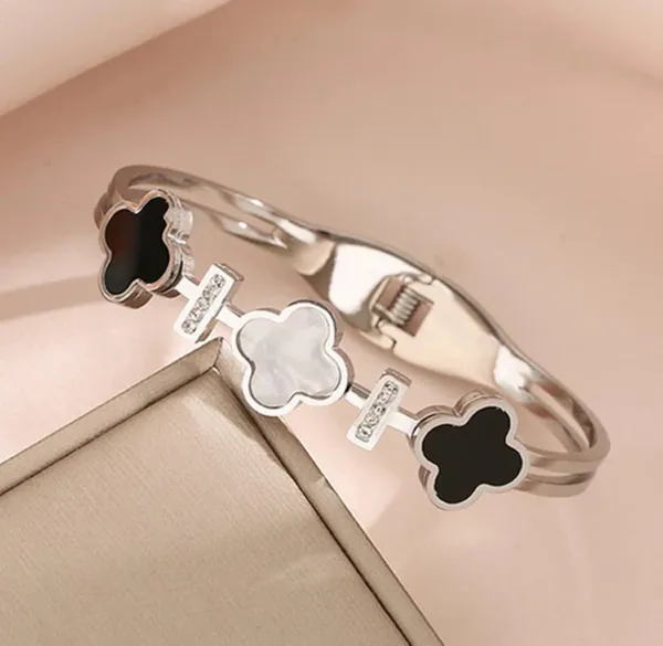 Gold_Stainless_Steel_Clover_Openable_Kada_Bracelet_For_Women