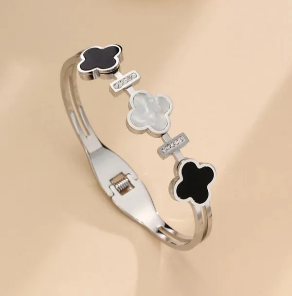 Gold_Stainless_Steel_Clover_Openable_Kada_Bracelet_For_Women