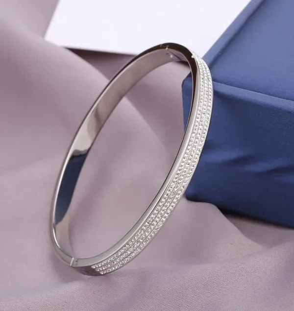 Gold_Stainless_Steel_Crystal_Openable_Cuff_Bracelet_For_Women