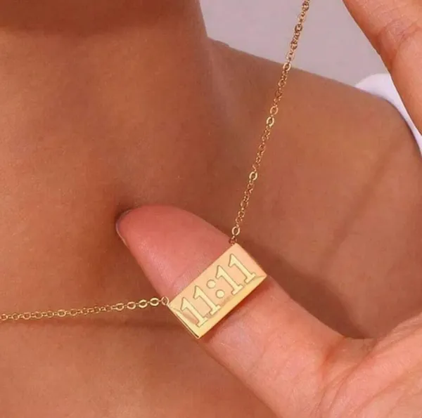 Gold_Stainless_Steel_AntiTarnish_Pendant_Necklace_Chain_For_Women