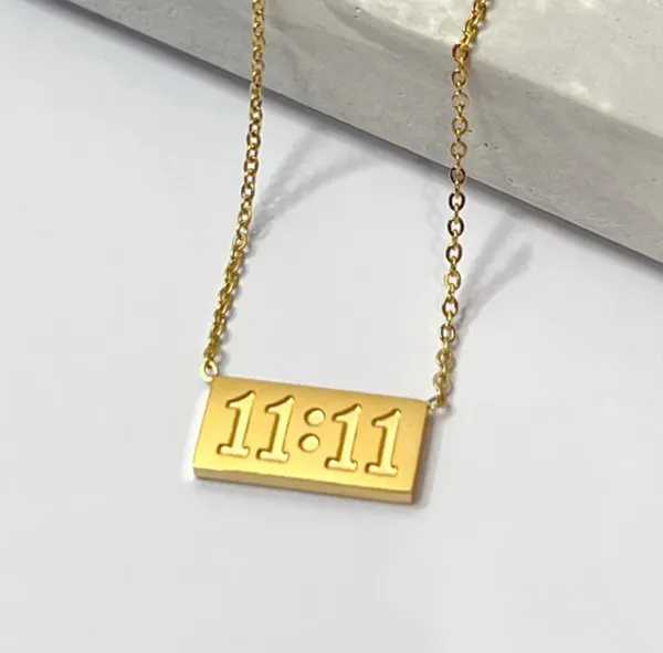 Gold_Stainless_Steel_AntiTarnish_Pendant_Necklace_Chain_For_Women
