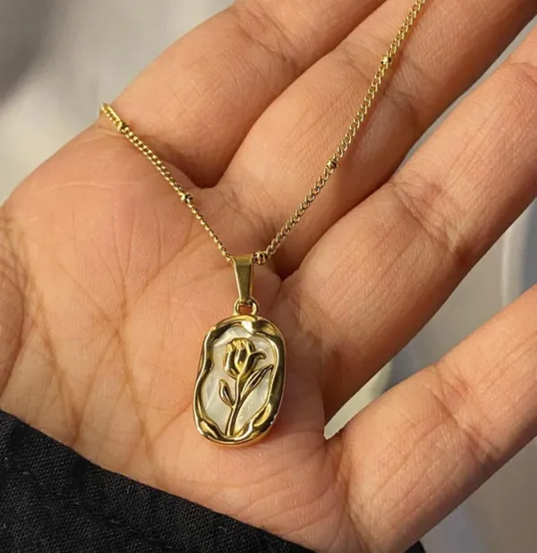 Gold_Stainless_Steel_AntiTarnish_Pendant_Necklace_For_Women