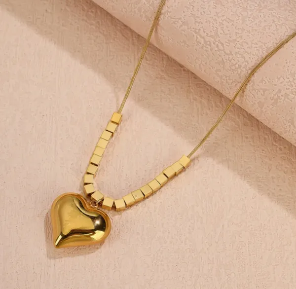 Gold_Stainless_Steel_AntiTarnish_Pendant_Necklace_Chain_For_Women