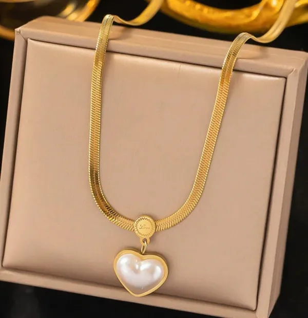 Gold_Stainless_Steel_AntiTarnish_Pendant_Necklace_For_Women