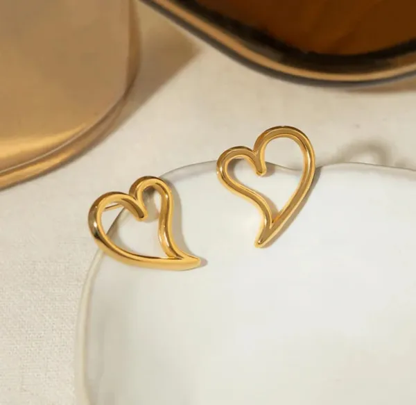 Gold_Stainless_Steel_AntiTarnish_Heart_Stud_Earrings_For_Women