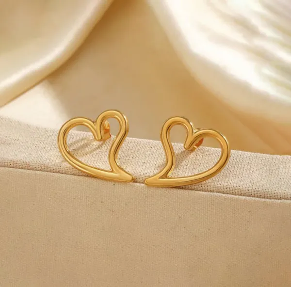 Gold_Stainless_Steel_AntiTarnish_Heart_Stud_Earrings_For_Women