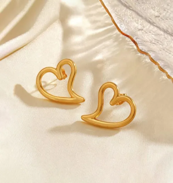 Gold_Stainless_Steel_AntiTarnish_Heart_Stud_Earrings_For_Women