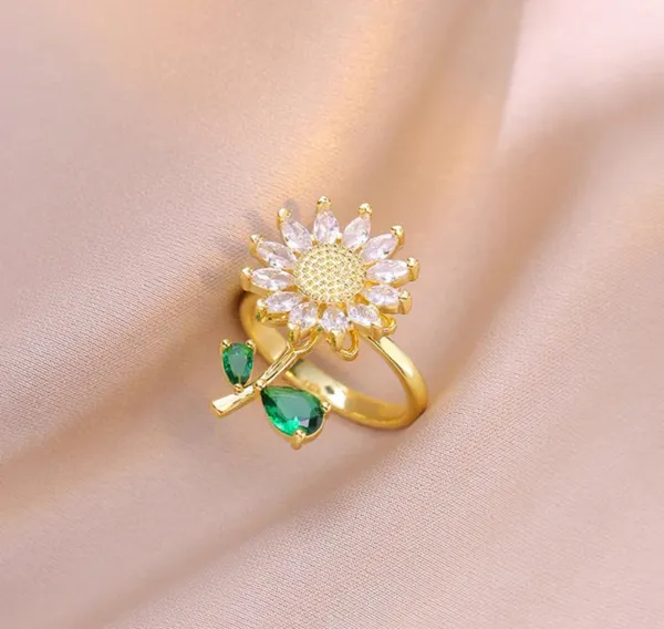 Multicolor_Stainless_Steel_Crystal_Flower_Rotatable_Ring_For_Women
