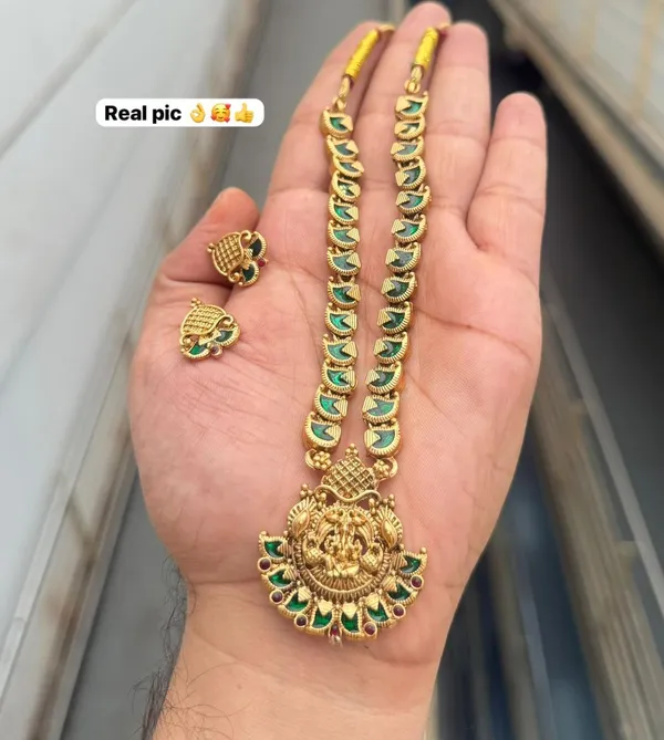 Gold_Brass_Antique_Ganpati_Temple_Pendant_Necklace_Set_For_Women