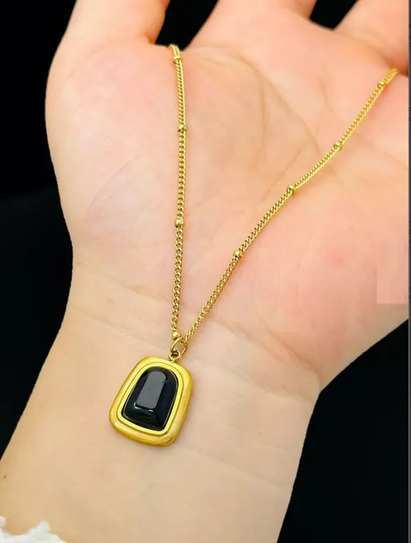 Gold_Stainless_Steel_Geometric_Square_Pendant_Necklace_Set_For_Women