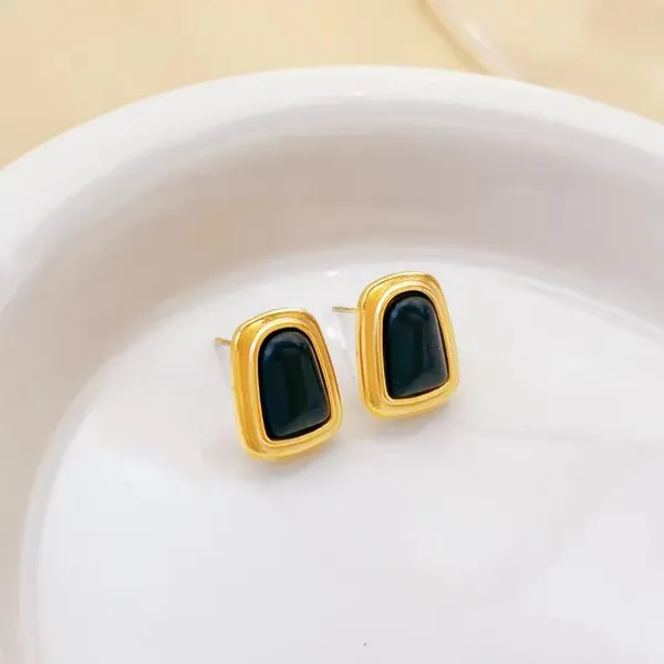 Gold_Stainless_Steel_Geometric_Square_Pendant_Necklace_Set_For_Women