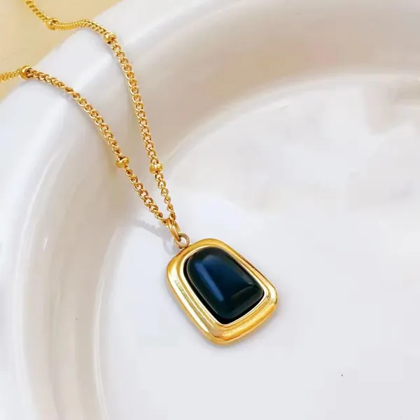 Gold_Stainless_Steel_Geometric_Square_Pendant_Necklace_Set_For_Women