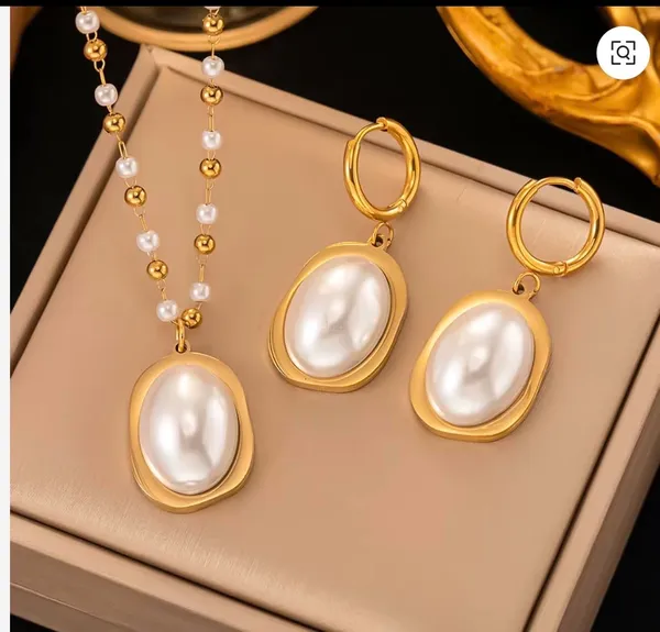 Gold_Stainless_Steel_Heart_Pearl_Necklace_Set_For_Women