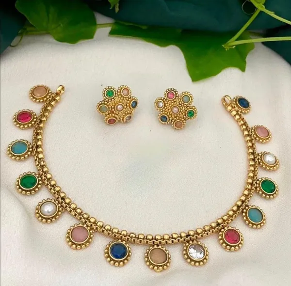 Multicolor_Brass_Ethnic_Stone_Necklace_Set_For_Women