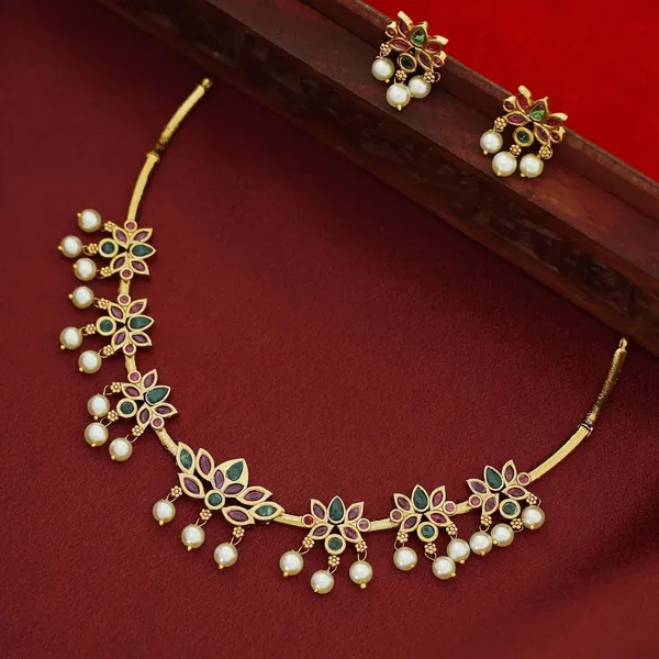 Gold_Brass_Kundan_Hasli_Open_Collar_Necklace_Set_For_Women