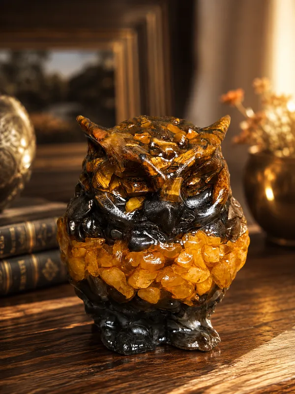Money_Magnet_Owl,_Crystal_Chips_Resin_Statue,_Multicolour