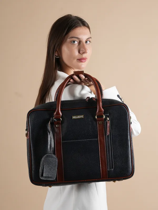 Black_Leather_Office_Briefcase_For_Men_And_Women