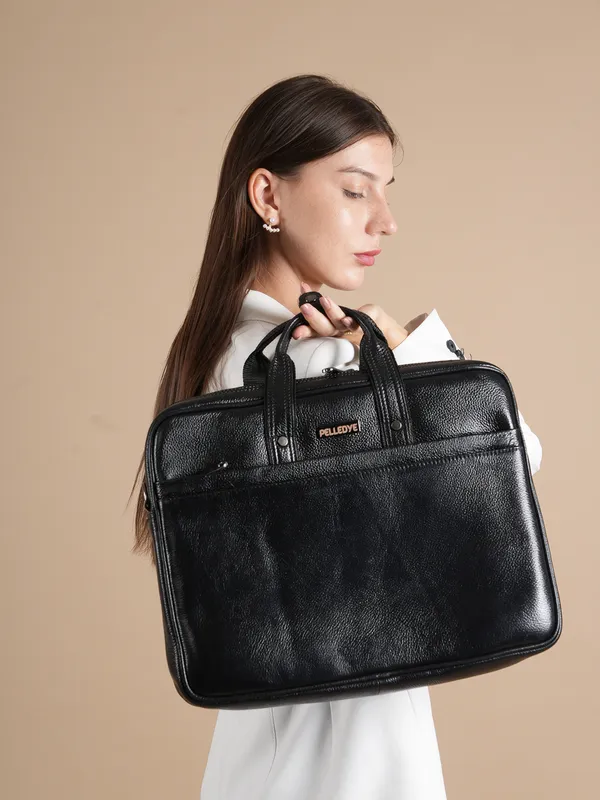 Black_Leather_Briefcase_For_Men_And_Women