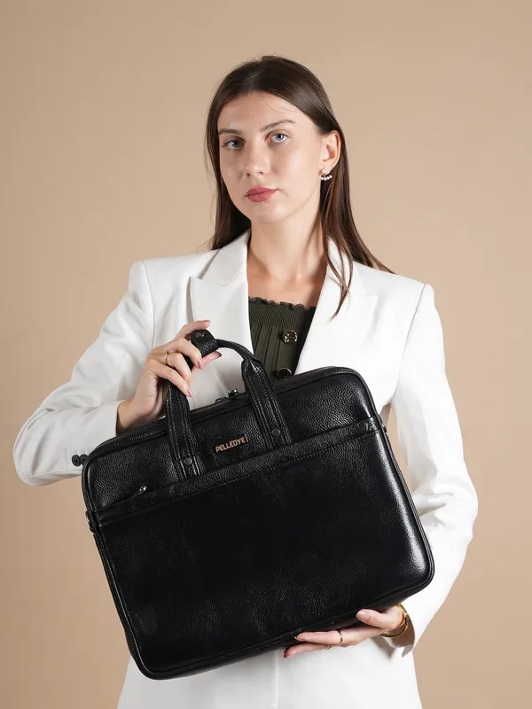 Black_Leather_Briefcase_For_Men_And_Women