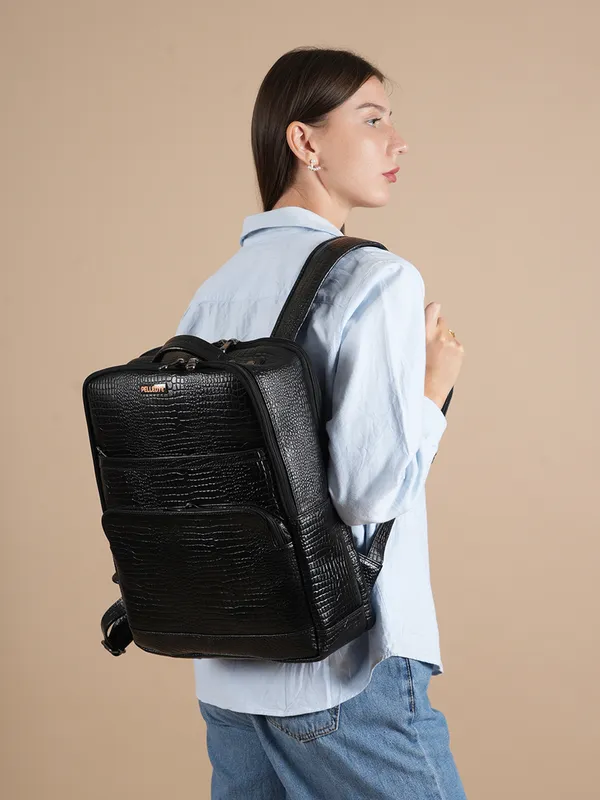 Black_Leather_Backpack_For_Men_And_Women