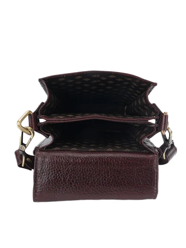 Brown_Leather_Sling_Bag_For_Men_And_Women