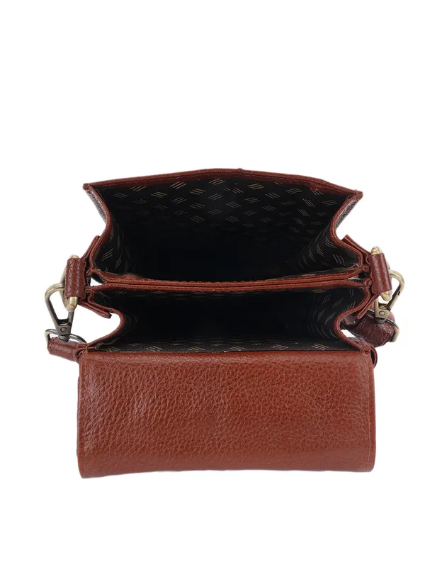 Tan_Leather_Sling_Bag_For_Men_And_Women