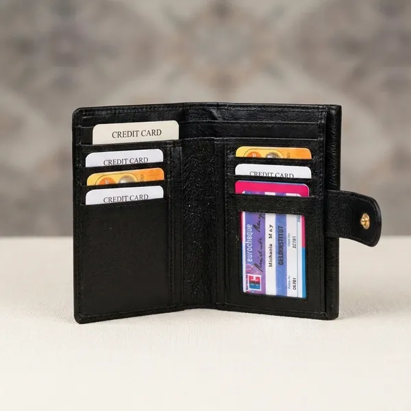 Black_Leather_Lock_Wallet_For_Men_And_Women