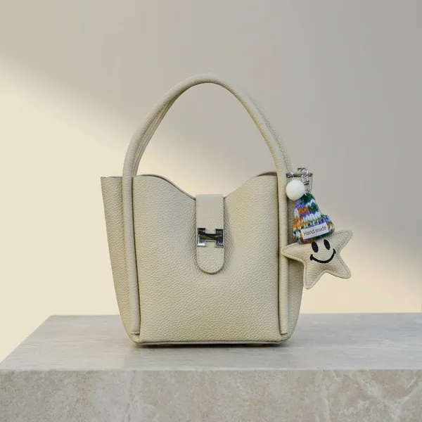 Cream_Leather_Structured_Handbag_For_Women